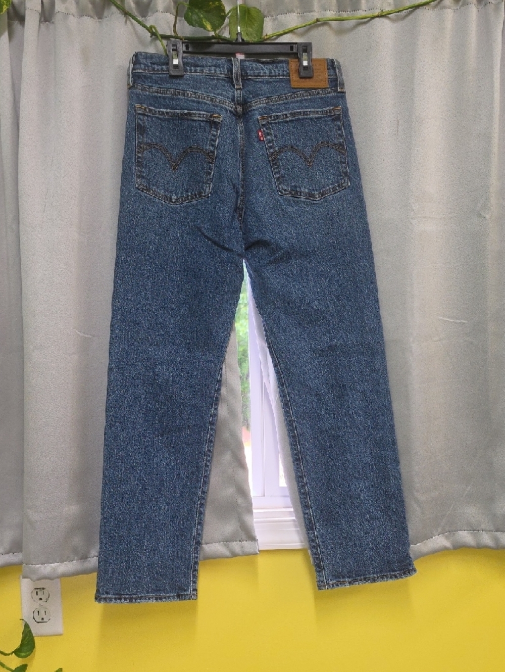 Levis Classic Wedgie Straight Leg Blue Jeans - Picture 2 of 9